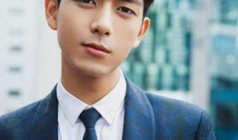 娱乐圈爆料君李现,娱乐圈爆料君的星光璀璨之路