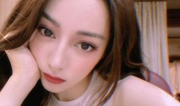 迪丽热巴发际线爆料视频,网友热议明星隐私与时尚潮流